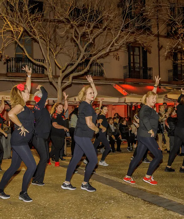 Grupo bailando